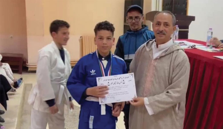 أكاديمية الأمير تكرم المتفوقين دراسيا ورياضيا