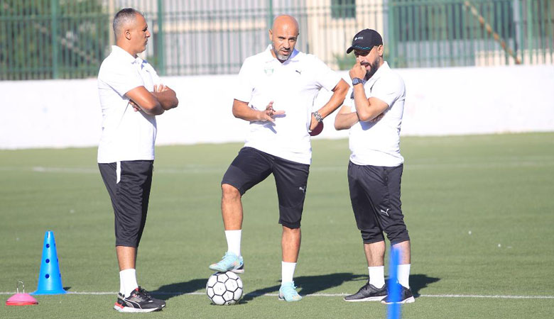 الطاقم الفني لجمعية وهران