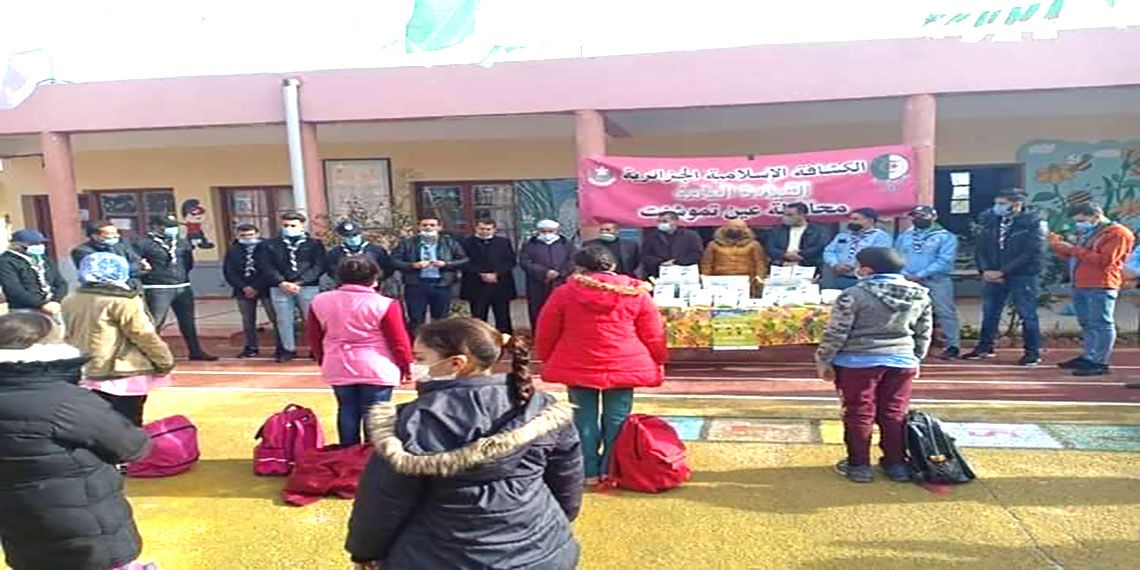 توزيع مواد التعقيم على التلاميذ في المدارس بولهاصة