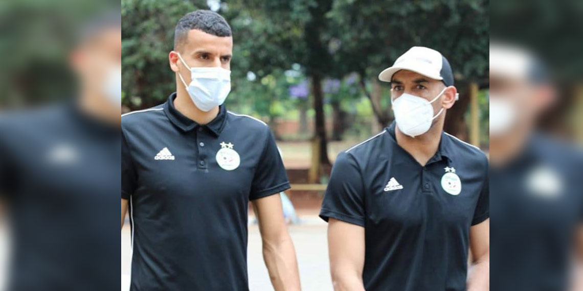 ثنائي المنتخب الوطني الجزائري لكرة القدم عزالدين دوخة وكريم لعريبي