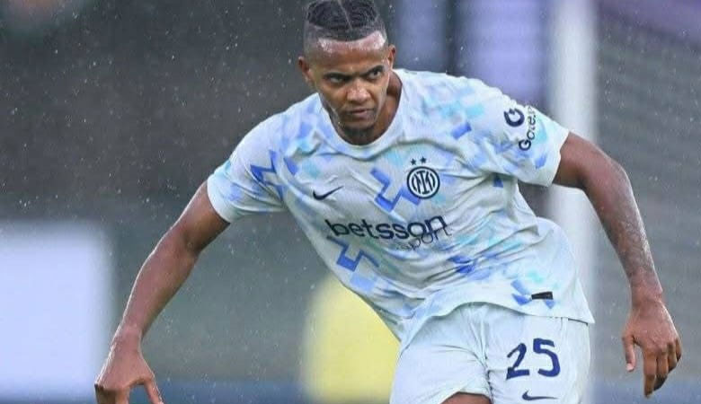 مانويل أكانجي