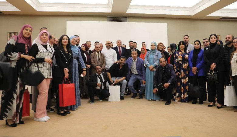 والي وهران يكرّم الأسرة الإعلامية